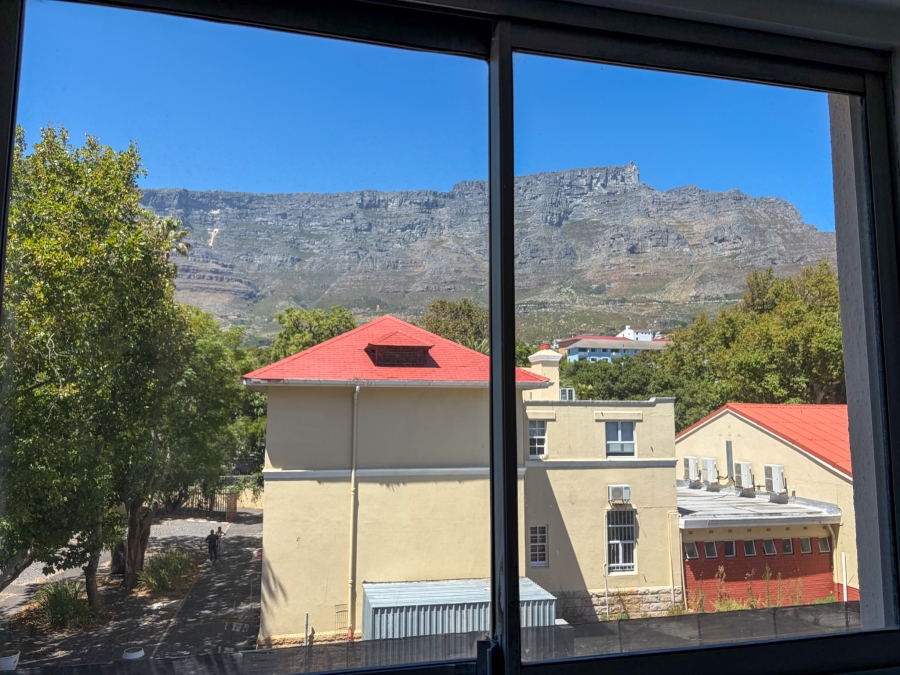 1 Bedroom Property for Sale in Oranjezicht Western Cape